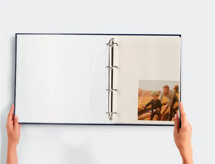 Liderpapel Álbum de Fotos Serie Classic con Anillas y 20 Hojas Autoadhesivas, Color Azul