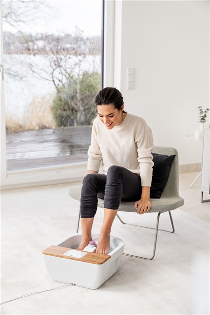 Beurer FB-65 Hidromasaje de Pies Wellness con Masaje Vibratorio, Burbujas y Calentamiento de Agua