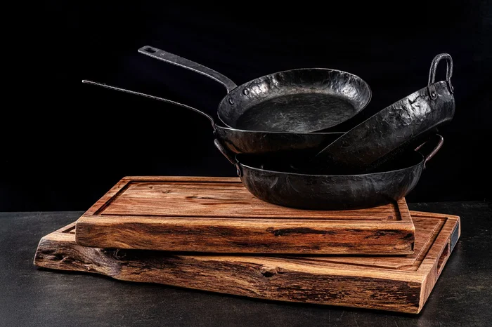 Forged FOR8720791531997 Tabla de cortar de acacia FORJADA ESSENTIALS 45 x 30 x 3.5 cm