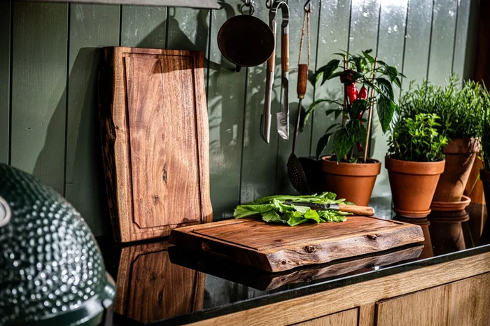 Forged FOR8720791531997 Tabla de cortar de acacia FORJADA ESSENTIALS 45 x 30 x 3.5 cm