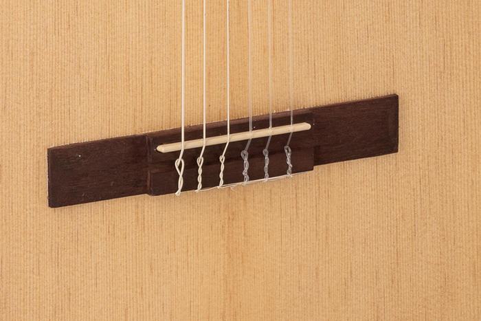 Guitarra Clásica Admira Lena Electrificada con Cutaway Guitarra Clásica Admira Lena Electrificada con Cutaway