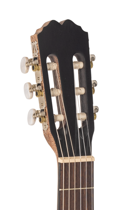 Guitarra Clásica Admira Lena Electrificada con Cutaway Guitarra Clásica Admira Lena Electrificada con Cutaway