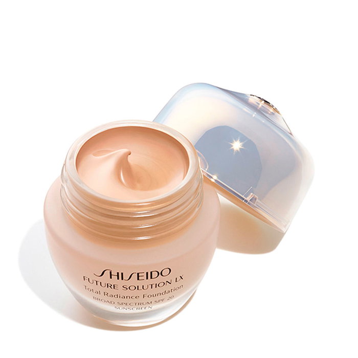 Shiseido Future Solution LX Total Radiance Foundation Base de Maquillaje #3 Neutral - Alta Cobertura Antiedad SPF 20 - 30 ml