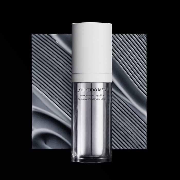 Shiseido Men Total Revitalizer Light Fluid 70 ml - Tratamiento Facial Antifatiga y Antiedad para Hombre - Crema Fluida Antiarrugas
