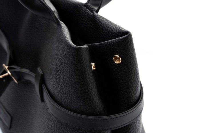 Lucky Bees Grace - Black Bolso de Hombro Negro Cuero de Polivinilo 40x16x27cm Lucky Bees Grace - Black Bolso de Hombro Negro Cuero de Polivinilo 40x16x27cm