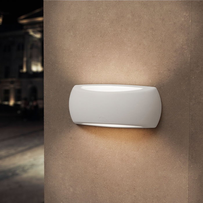 Fumagalli Aplique Francy Ovalado con Visera, Blanco, IP66, E27, Resina UV, Translúcido, 300x85x130mm, 220-240V, hasta 23W