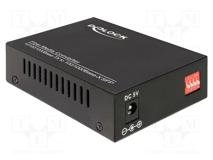 DeLOCK 86110 Convertidor de medios de red 10/100/1000Base-T a 100/1000Base-X SFP