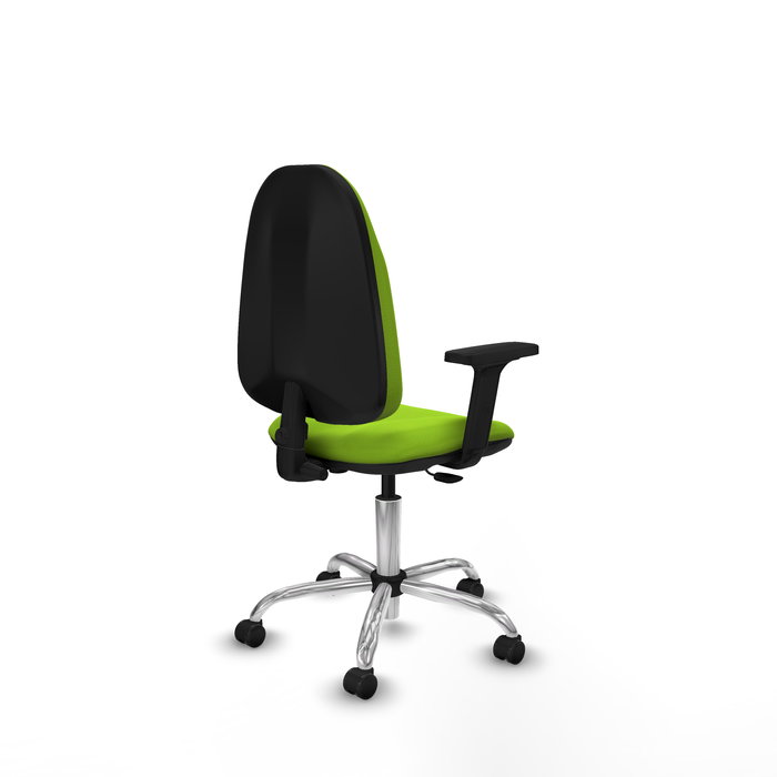 Silla de oficina Algarra con mecanismo Contacto permanente básico tapizada con Similpiel color Pistacho. Equipada con Base cromada, Brazos 2D y Ruedas de parqué