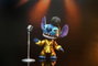 Lilo & Stitch Figura Ultimate Gold Suit Elvis Stitch 18 cm