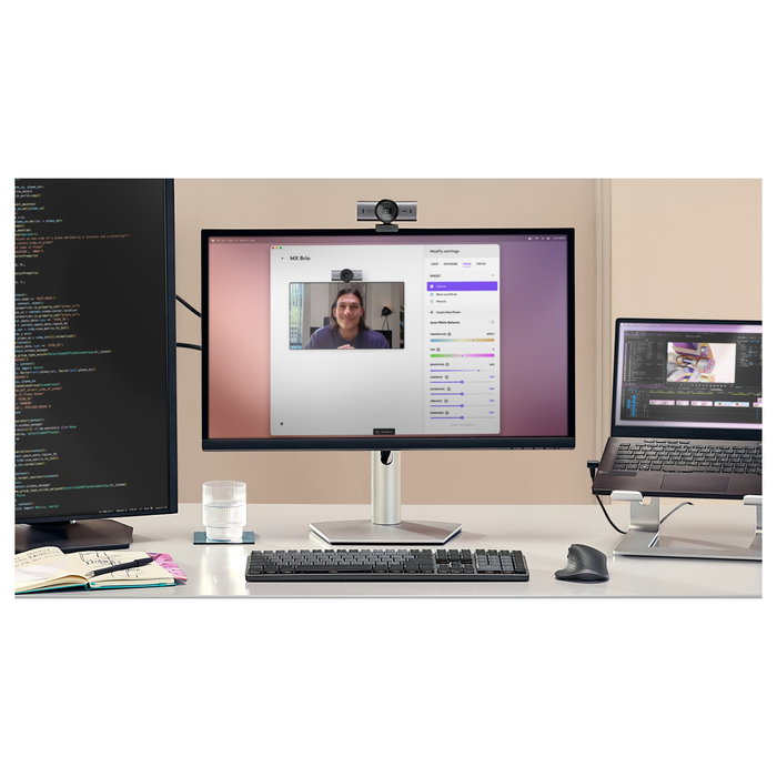 Logitech Brio 705 Cámara Web 4K Master Series Grafito, 3840 x 2160, 30 fps, Zoom 4x, Tapa de Privacidad, USB-C 960-001559