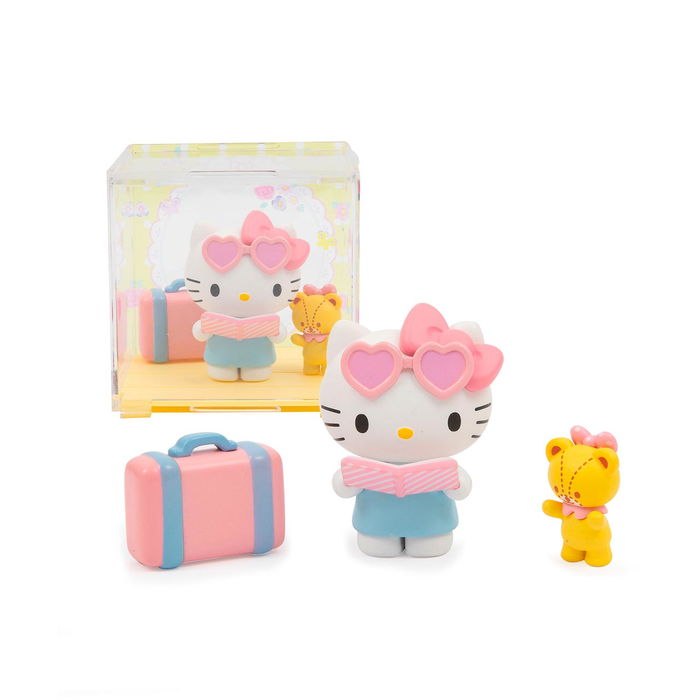 Famosa Hello Kitty Minibox Sweetheart Playmates HKT38100, Caja Regalo Sorpresa con 9 Figuras Coleccionables de Hello Kitty y Osito