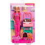 Barbie Caja Pediatra con Muñeca Bebé, Jumpsuit Rosa, Muebles y Accesorios Médicos para Niños a Partir de 3 Años