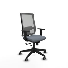 Silla de oficina Horna con mecanismo Sincro/Traslack tapizada con Tela color Gris. Equipada con lumbar 1D, Brazos 1D y Ruedas 65 mm parqué