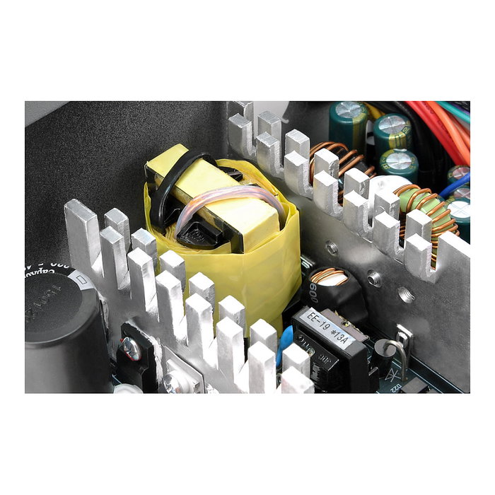 Thermaltake TR2 S 550W - Fuente de Alimentación ATX 80 PLUS certificada, 550 W, Negro, Cableado No Modular, Conectores: 20+4 pin, 4x SATA, 2x PCIe (6+2 pin), Ventilador de 12 cm