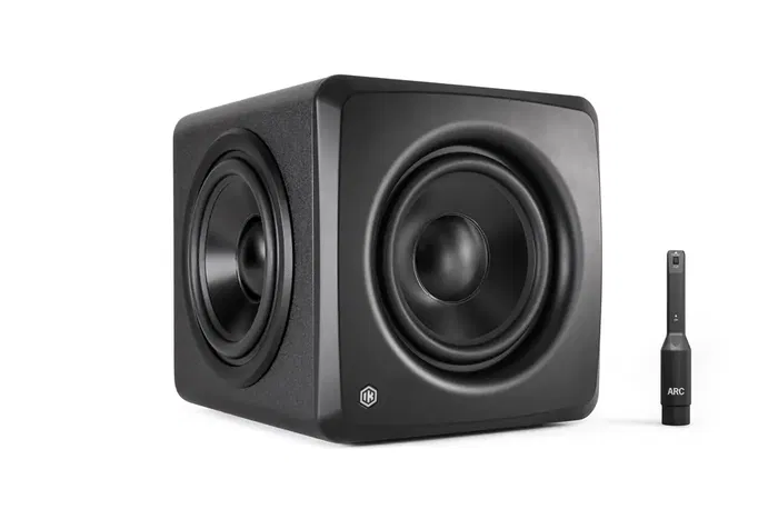IKMULTIMED iLoud Sub Subwoofer de Estudio Ultracompacto con Bluetooth 160W RMS IKMULTIMED iLoud Sub Subwoofer de Estudio Ultracompacto con Bluetooth 160W RMS
