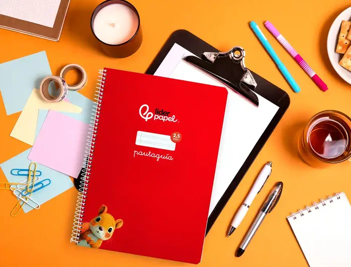 Liderpapel Cuaderno Espiral A4 Pautaguía Tapa Blanda 80 Hojas 75gr Cuadro Pautado 2.5mm Rojo