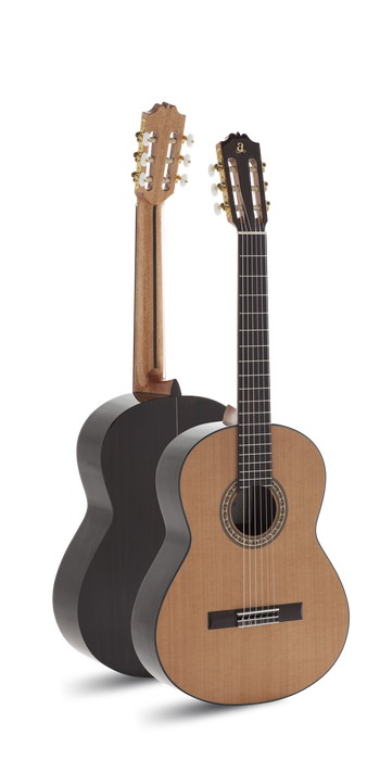 Guitarra Clásica Admira A6 Electrificada con Fishman Serie Artesanía Guitarra Clásica Admira A6 Electrificada con Fishman Serie Artesanía