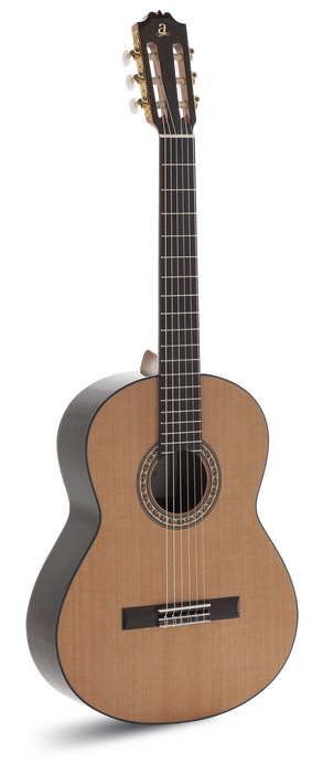 Guitarra Clásica Admira A6 Electrificada con Fishman Serie Artesanía Guitarra Clásica Admira A6 Electrificada con Fishman Serie Artesanía