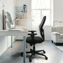 PIQUERAS Y CRESPO Silla de oficina Jorquera con mecanismo sincro, tela marrón y malla gris