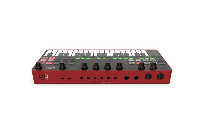 IKMULTIMED Uno Synth Pro Desktop Sintetizador, Dimensiones: 19 x 28 x 6 cm