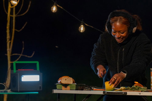 APC PPS330-GR Estación de Energía Portátil 332Wh Ión de Litio, Onda Sinusoidal Pura, 2 Salidas AC Schuko