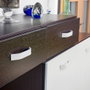 Rei Tirador Asa Modelo 2267 de Aluminio con Acabado Blanco Mate - 160 mm entre puntos, para muebles (180 x 25 x 30 mm)