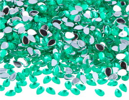 Innspiro Gemas decorativas acrílicas gota verde 5x8mm (5000u. aprox.)