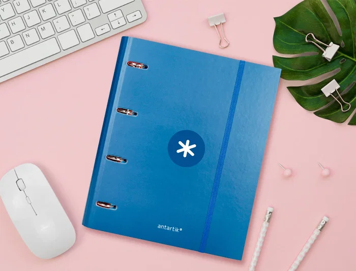 Antartik Carpeta con Recambio A4, 4 Anillas 40mm Redondas, Cuadro 5mm, 90gr, Azul Marino Antartik Carpeta con Recambio A4, 4 Anillas 40mm Redondas, Cuadro 5mm, 90gr, Azul Marino