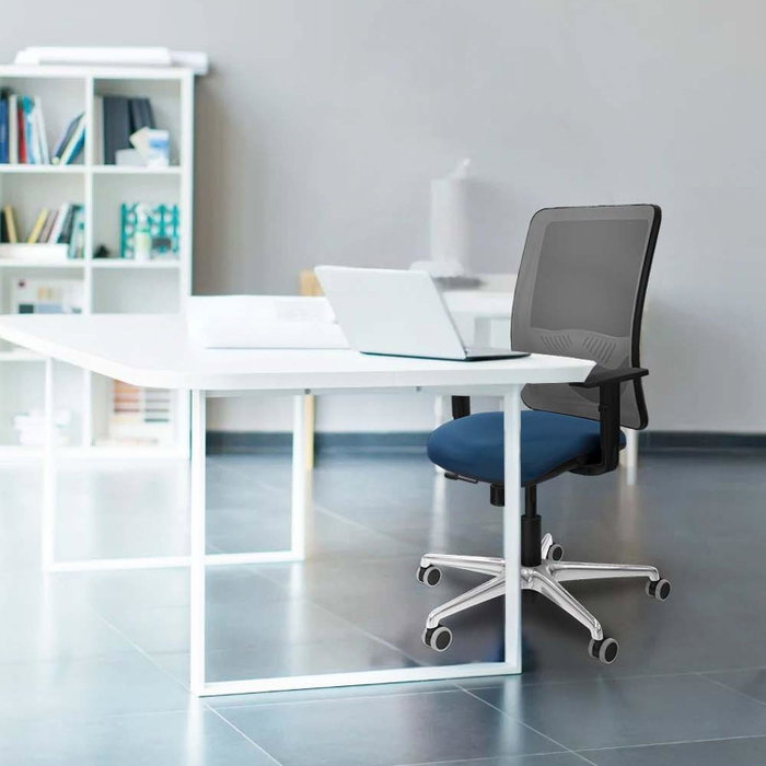 PIQUERAS Y CRESPO Silla de oficina Zulema con mecanismo Sincro/Traslack, Marrón oscuro y Negro