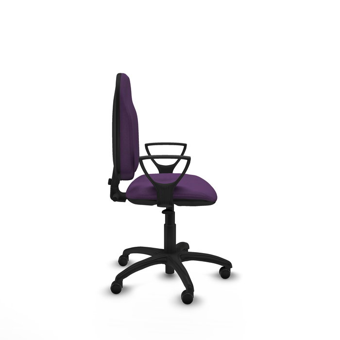 Silla de oficina Algarra con mecanismo Contacto permanente básico tapizada con Tela color Morado. Equipada con Base poliamida negra, Brazos fijos y Ruedas autofrenantes
