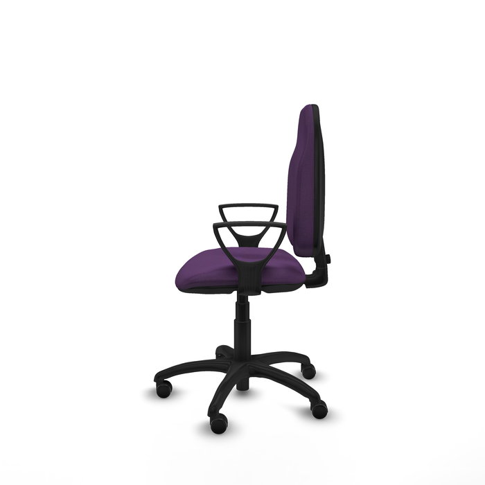 Silla de oficina Algarra con mecanismo Contacto permanente básico tapizada con Tela color Morado. Equipada con Base poliamida negra, Brazos fijos y Ruedas autofrenantes
