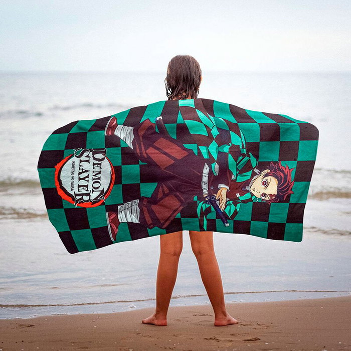 CERDÁ Toalla Demon Slayer Kimetsu no Yaiba de microfibra 70x140 cm 100% poliéster