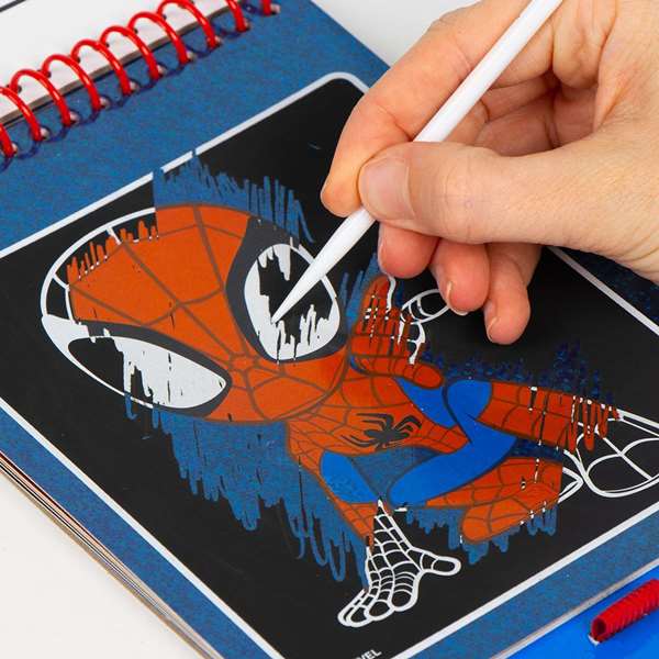 Cerdá Set de Papelería Scratch Book Spidey 14.0 x 20.5 x 1.0 cm