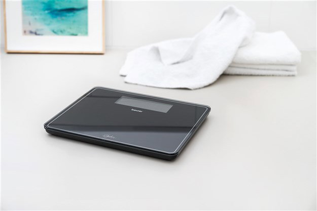 Beurer GS-410 Báscula Digital de Vidrio Negra con Pantalla LCD Grande, Capacidad 200 kg