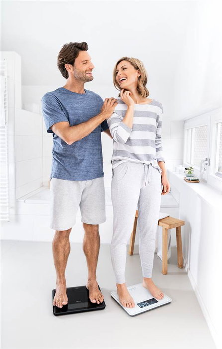 Beurer GS-410 Báscula Digital de Vidrio Negra con Pantalla LCD Grande, Capacidad 200 kg