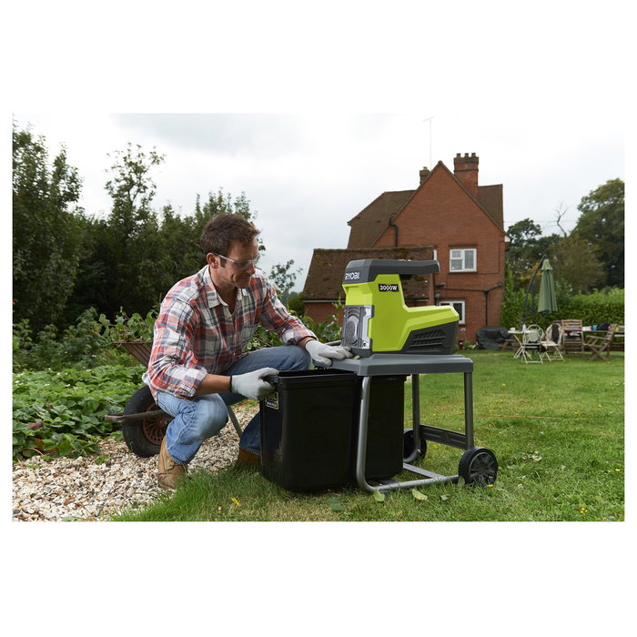 Ryobi RSH3045U Troceador Eléctrico, 3000W, Capacidad de Corte 4,5 cm Ryobi RSH3045U Troceador Eléctrico, 3000W, Capacidad de Corte 4,5 cm