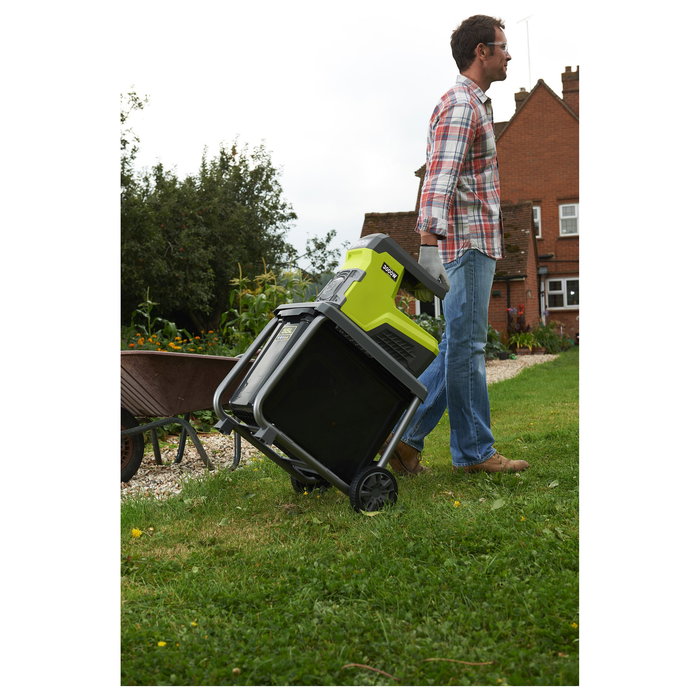Ryobi RSH3045U Troceador Eléctrico, 3000W, Capacidad de Corte 4,5 cm Ryobi RSH3045U Troceador Eléctrico, 3000W, Capacidad de Corte 4,5 cm
