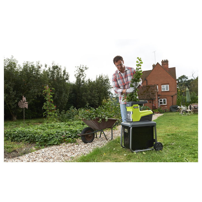 Ryobi RSH3045U Troceador Eléctrico, 3000W, Capacidad de Corte 4,5 cm Ryobi RSH3045U Troceador Eléctrico, 3000W, Capacidad de Corte 4,5 cm
