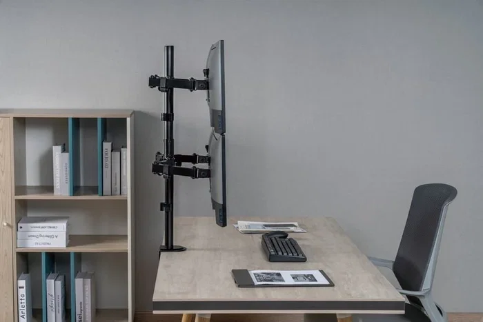 EQUIP Soporte de escritorio articulado para 4 monitores de 17''-32''