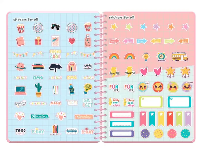 Liderpapel Agenda Escolar Fantasy A5 Día Página Año 2026-2027, Interior Bilingüe, Tapa Dura Espiral, Color Rosa Fresas, Papel FSC 80g, Incluye Pegatinas, Ref EA
