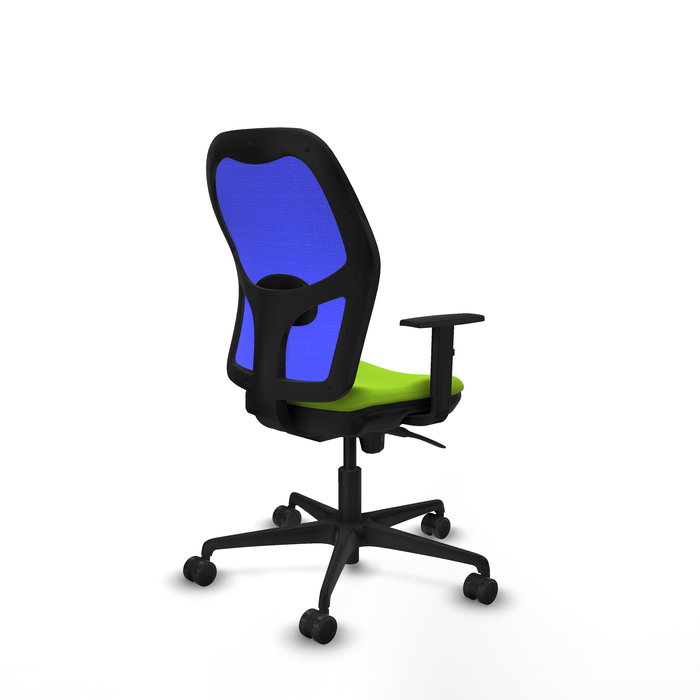 Silla de oficina Jorquera con mecanismo Sincro tapizada con Similpiel color Pistacho y malla color Azul. Equipada con lumbar 1D, Brazos 1D y Ruedas 65mm nailon