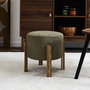 Home Deco Factory Taburete Scott con Tapizado Acanalado y Patas de Madera de Acacia, Colección Cocooning, Verde