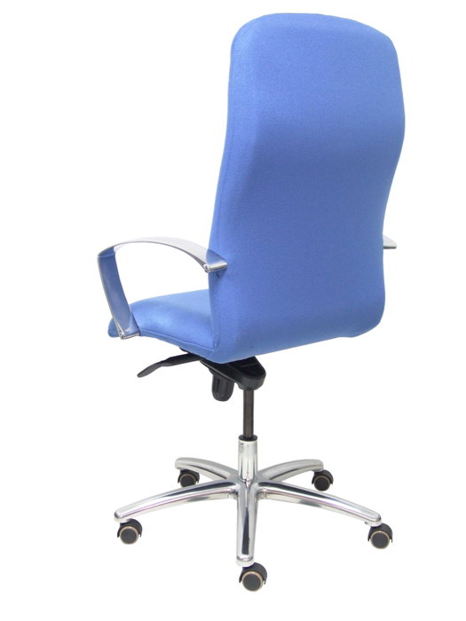 Sillón Caudete con mecanismo Basculante avanzado tapizada con Tela color Azul claro. Equipado con Base aluminio, Brazos fijos y Ruedas de parqué