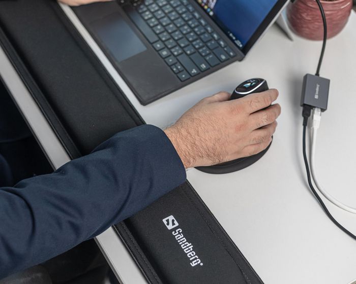 Sandberg Wrist Rest Pro XXL, Soporte para Muñeca y Ratón XXL para Comodidad Prolongada, Base Antideslizante, Bordes Cosidos