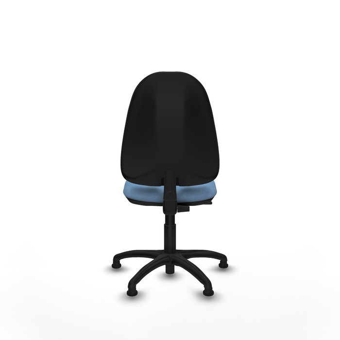 Silla de oficina Algarra con mecanismo Contacto permanente básico tapizada con Tela color Azul cielo. Equipada con Base poliamida negra, Sin brazosy Topes