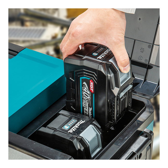 Makita CW004GZ Caja Térmica Portátil 40V Refrigeración y Calor 29L -18°C a 60°C Negro Azul con Ruedas y LED