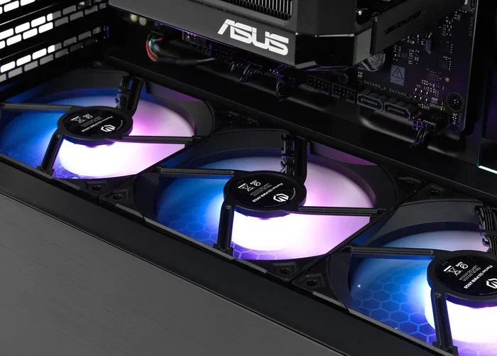 Komputronik Level UP [R01] PC Gaming Ryzen 7 7800X3D RTX 5070 32GB 1TB