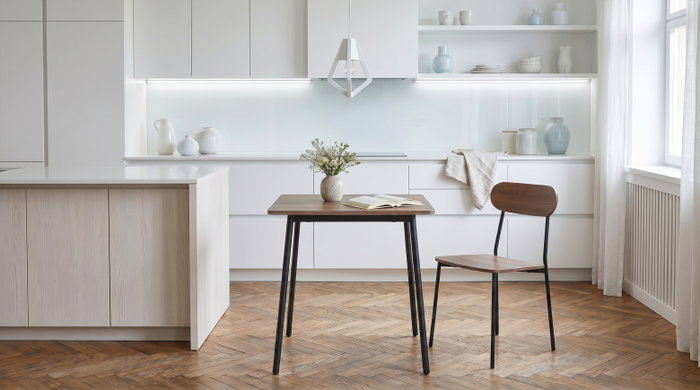 Moblekit Silla de Madera y Metal con Respaldo Sigrid Moblekit Silla de Madera y Metal con Respaldo Sigrid