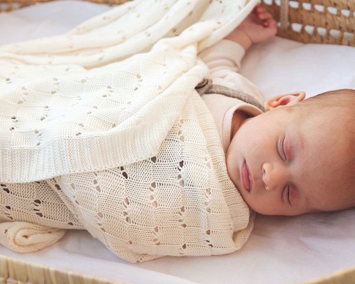 KioKids - Manta de Bebé de Bambú 100% Natural, Térmica y Suave, Certificado Oeko-Tex, Ecológica, Tamaño 80x110 cm, Ideal para Recién Nacido (+0 Meses), Color Blanco Crudo