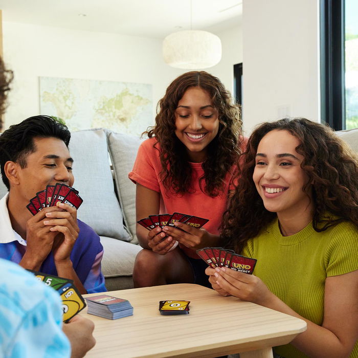 Mattel Games UNO No Mercy HWV18 Juego de Cartas para +7 Años Mattel Games UNO No Mercy HWV18 Juego de Cartas para +7 Años